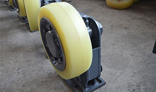 如何正确安装滚轮罐耳?